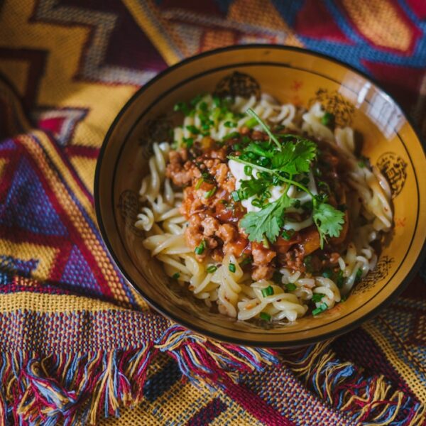 Azjatyckie inspiracje w polskiej kuchni – jak przenikają smaki?