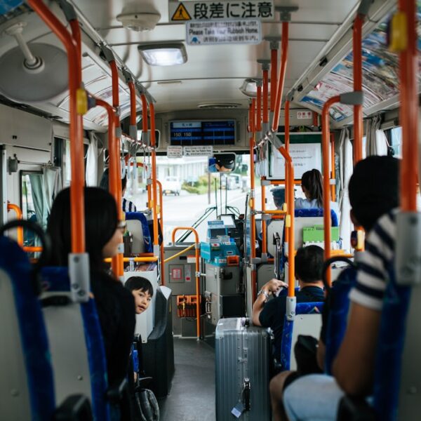 Ograniczenia i wyzwania transportu publicznego w największych miastach Azji