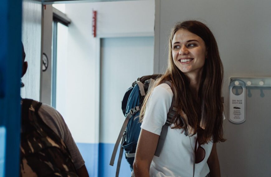 Jaki smartfon wybrać na zagraniczne podróże? Co ma znaczenie poza aparatem i ceną telefonu